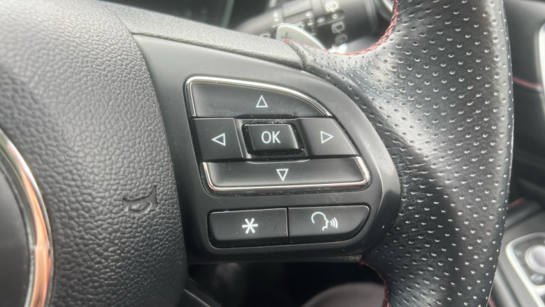 MG Hs 1.5 T-GDI Exclusive 5dr DCT Petrol Hatchback